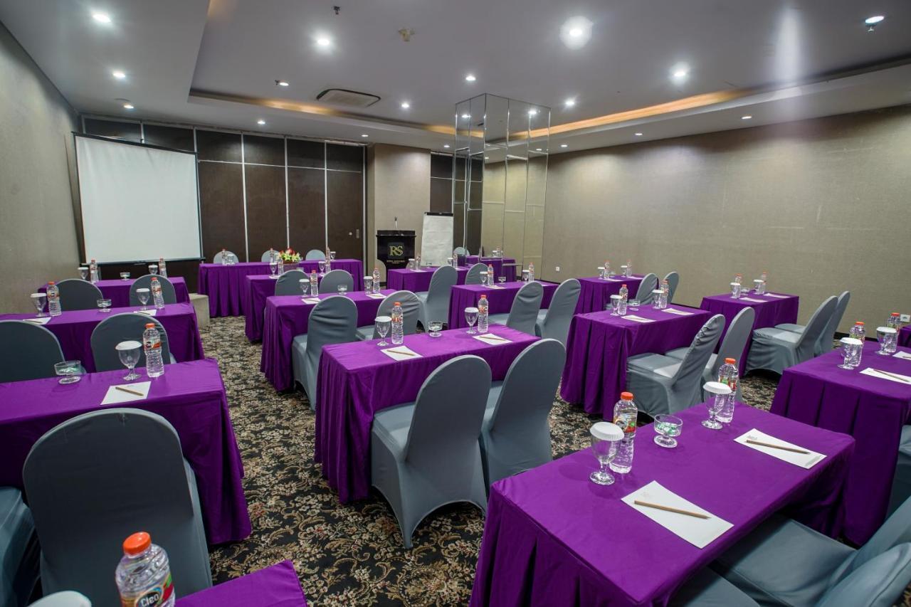 Hotel Royal Regantris Cendana à Sorabaya Extérieur photo