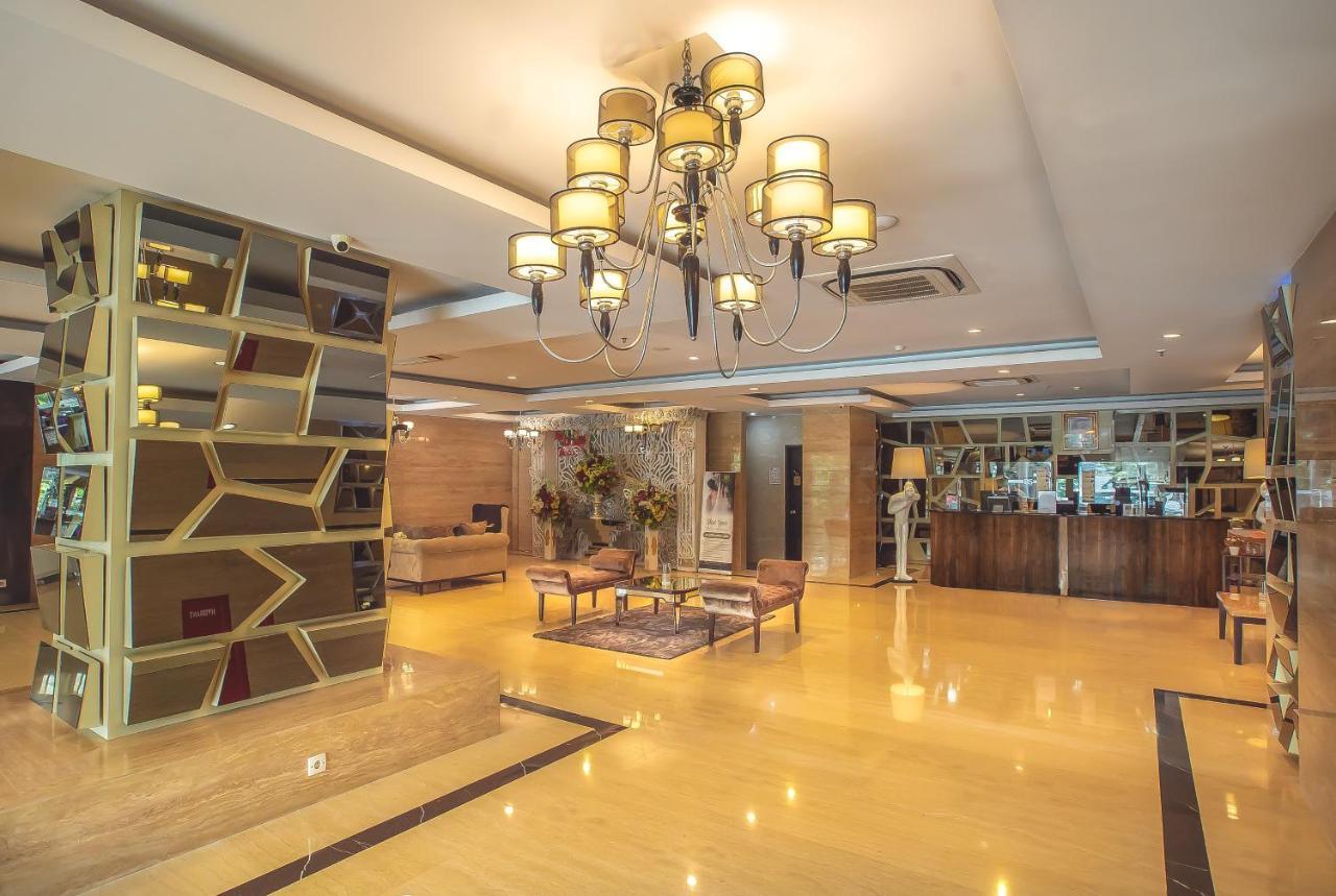 Hotel Royal Regantris Cendana à Sorabaya Extérieur photo